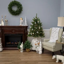 Clearance 4.5 ft. Dunhill Fir Tree Full|Unlit