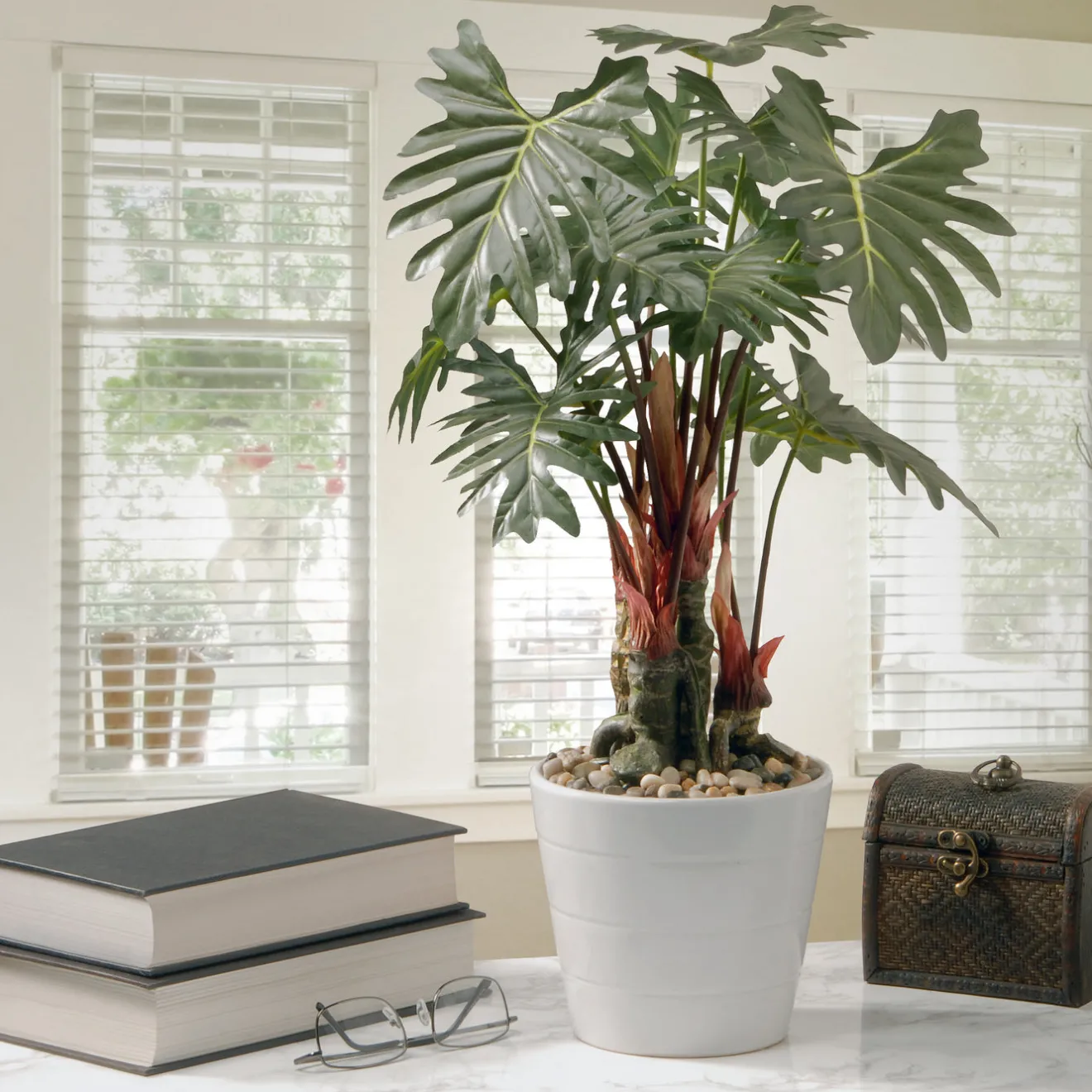Outlet 21 in. Spring Potted Philodendron Plant Decoration Garden Accents in Ceramic Pot Potted Plants
