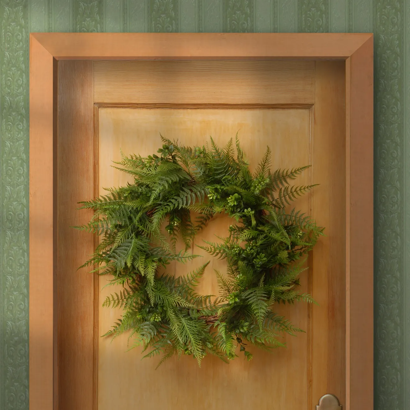 Best 22 in. Spring Wreath with Boston Fern Leaves Wreaths