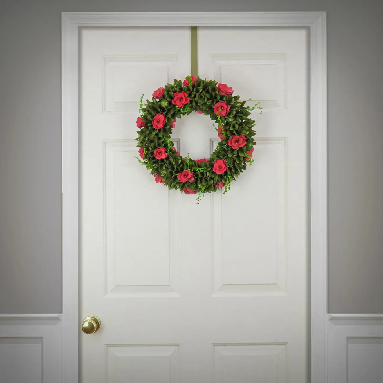 Outlet 18 in. Spring Wreath with Green Assorted Flower Blooms, Seed Pods, Flowing Green Stems Wreaths